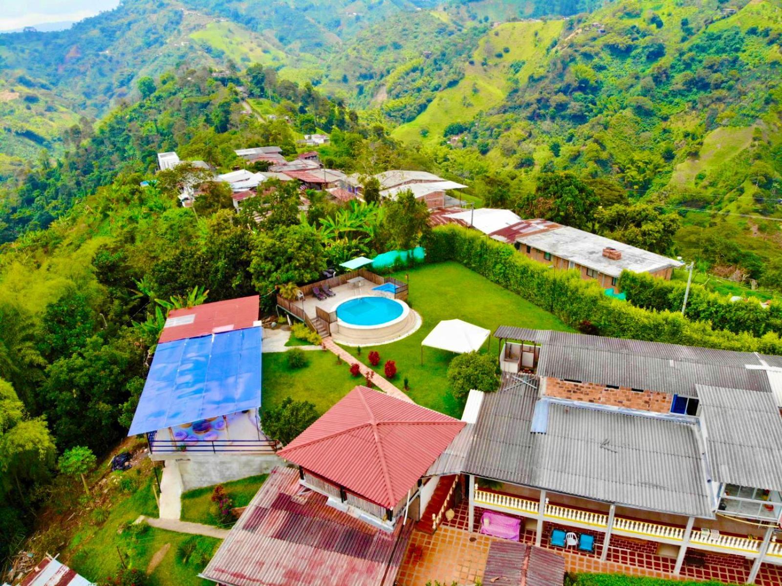 Mountain View Hostel San Peregrino エクステリア 写真
