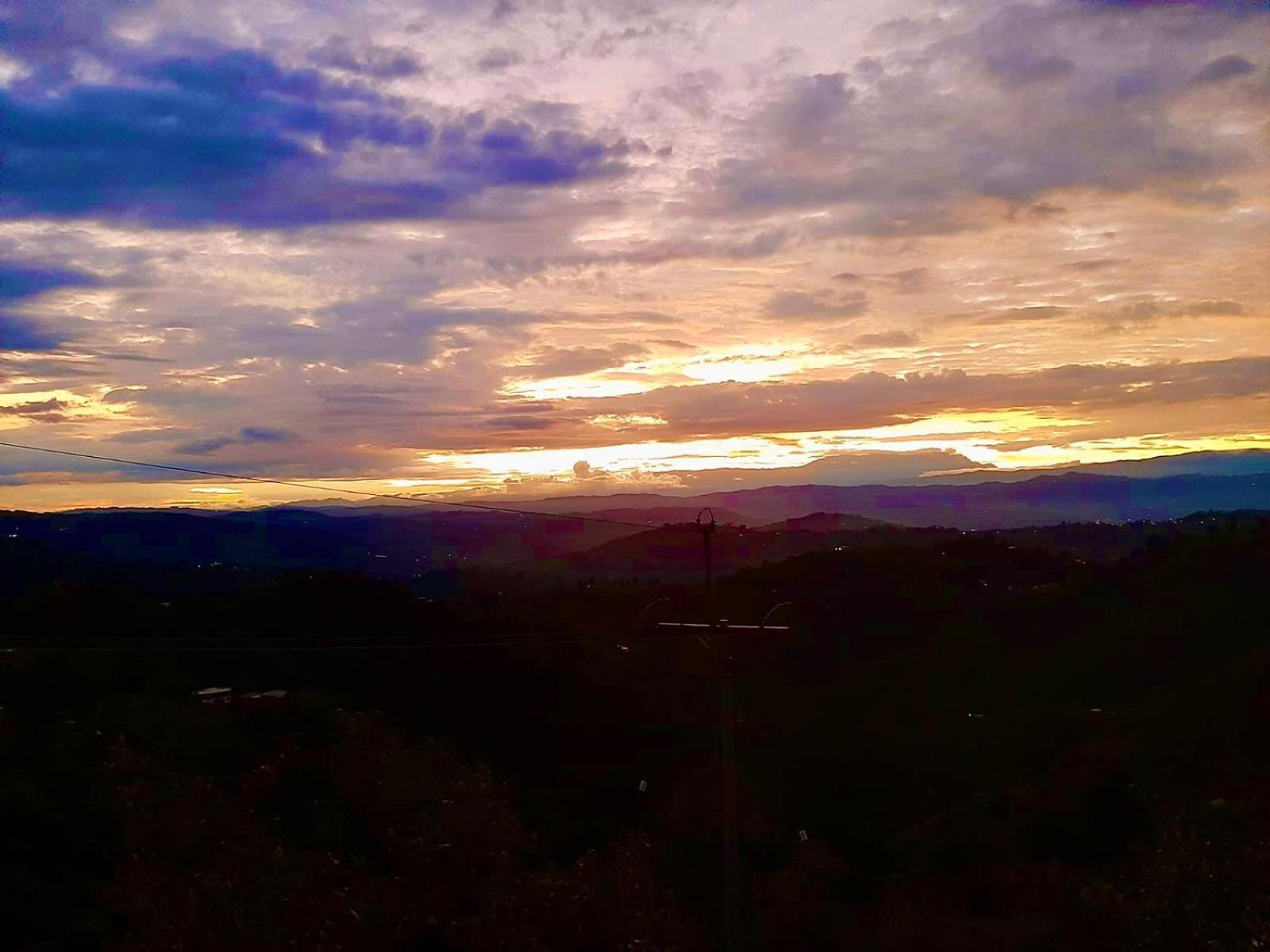 Mountain View Hostel San Peregrino エクステリア 写真