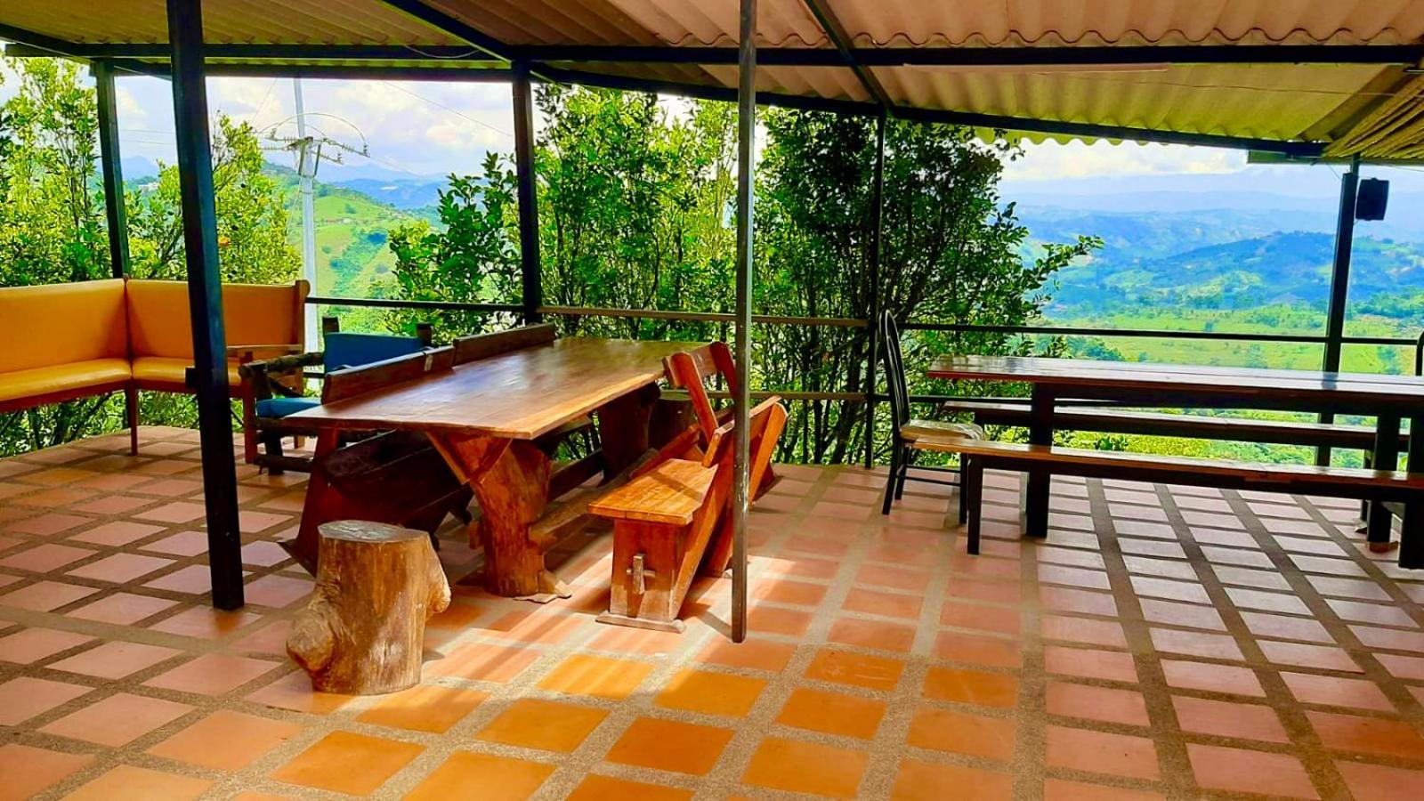 Mountain View Hostel San Peregrino エクステリア 写真